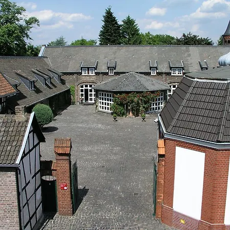 Falderhof 3* Köln