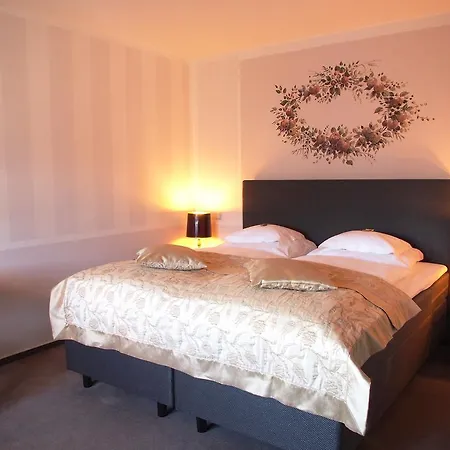 Falderhof 3* Köln